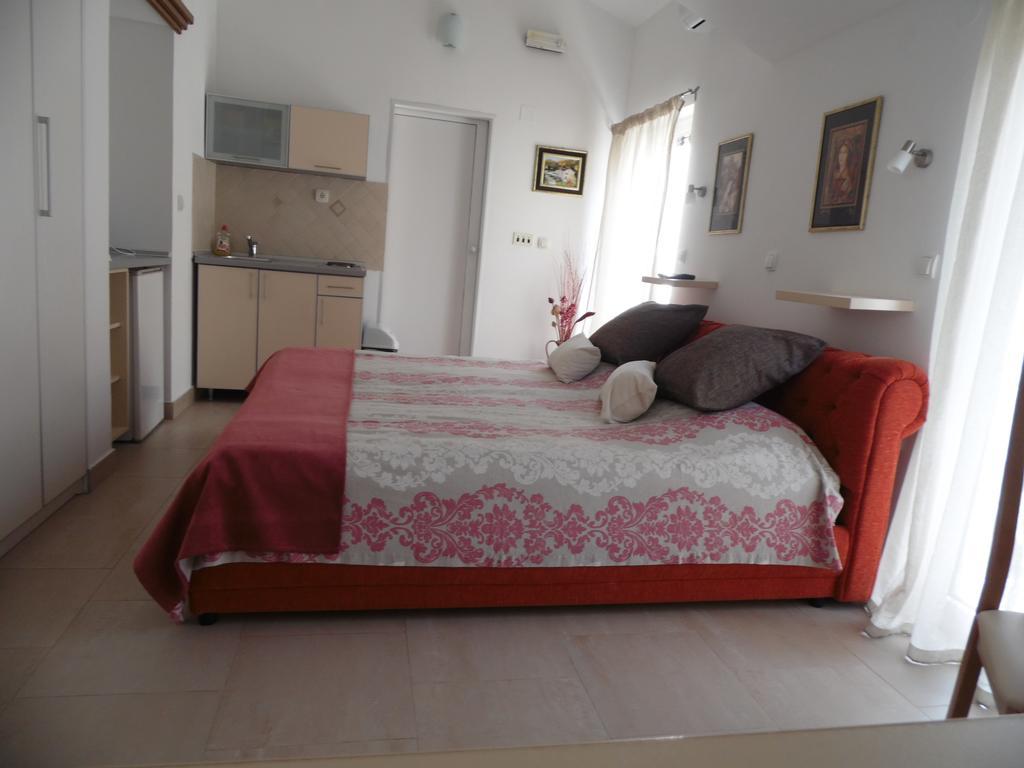 Apartments Slavica Jovanovic Sveti Stefan Pokoj fotografie